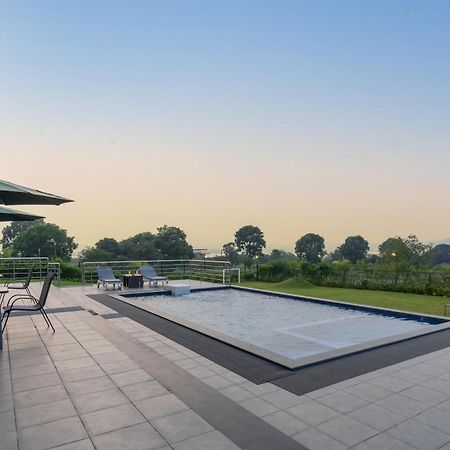 Casa Boho By Stayvista - Contemporary Design, Farm-View, Swimming Pool & Indoor Games For A Chic Retreat 나식 외부 사진