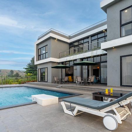 Casa Boho By Stayvista - Contemporary Design, Farm-View, Swimming Pool & Indoor Games For A Chic Retreat 나식 외부 사진