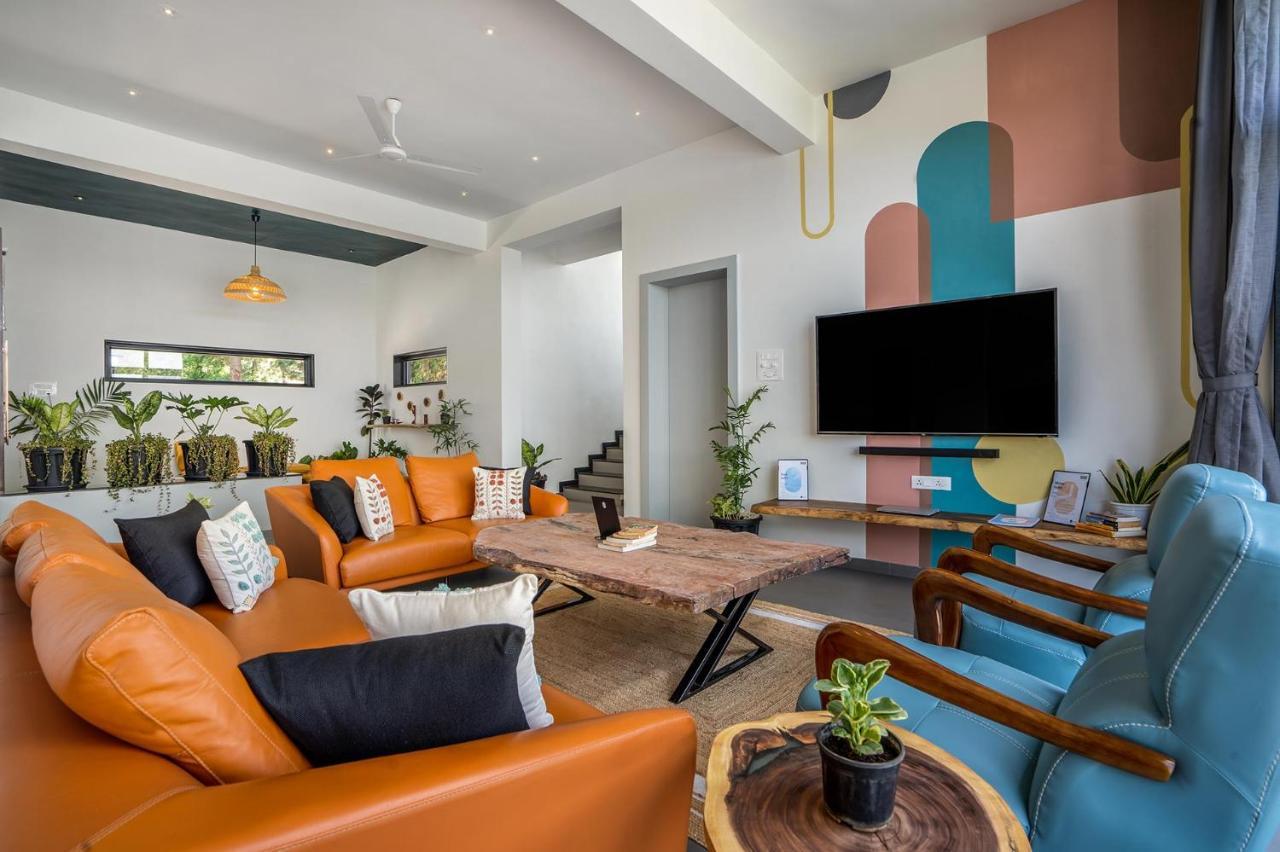 Casa Boho By Stayvista - Contemporary Design, Farm-View, Swimming Pool & Indoor Games For A Chic Retreat 나식 외부 사진