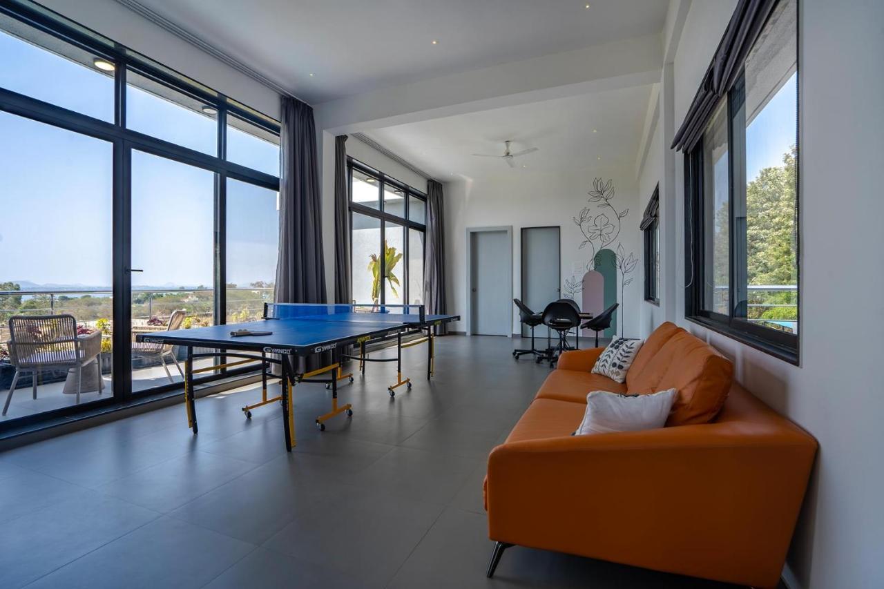 Casa Boho By Stayvista - Contemporary Design, Farm-View, Swimming Pool & Indoor Games For A Chic Retreat 나식 외부 사진
